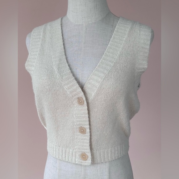 Urban Outfitters Rickie Cropped Ivory Sweater Vest Size M - Picture 2 of 7